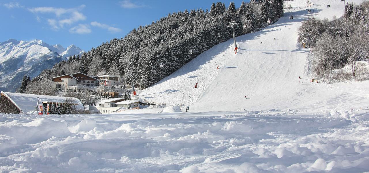 Direkt an der Skipiste & Gondelbahn