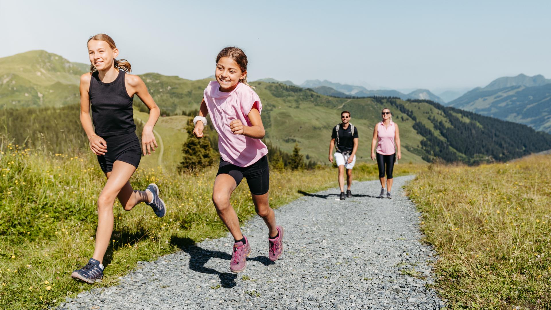 Abenteuerreiche Familienwanderung im Gr&uuml;nen