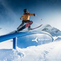2625-winter-kitzsteinhorn-trickski-amiamo-kinderhotel-2023-01-26