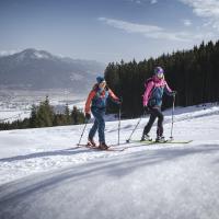 12051-Winter-Skitour-Berge
