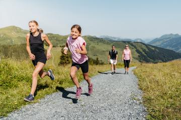 Abenteuerreiche Familienwanderung im Gr&uuml;nen