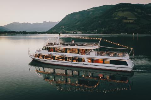 Rundfahrt-mit-der-MS-Schmittenhöhe-am-Zeller-See_Excursion-with-MS-Schmittenhöhe-on-Lake-Zell(c)Zell_am_See-Kaprun_JFK.737216ae_original