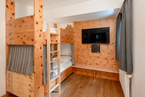 amiamo-SarahFellner-Suite2087