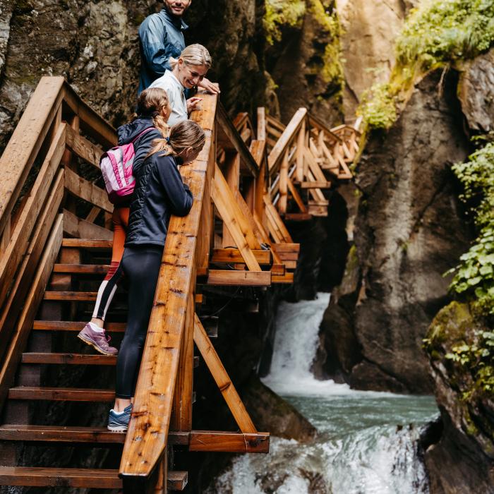 Familienausflug durch die Klamm